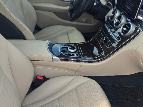 Used 2018 Mercedes-Benz C 300 4MATIC Sedan image 8