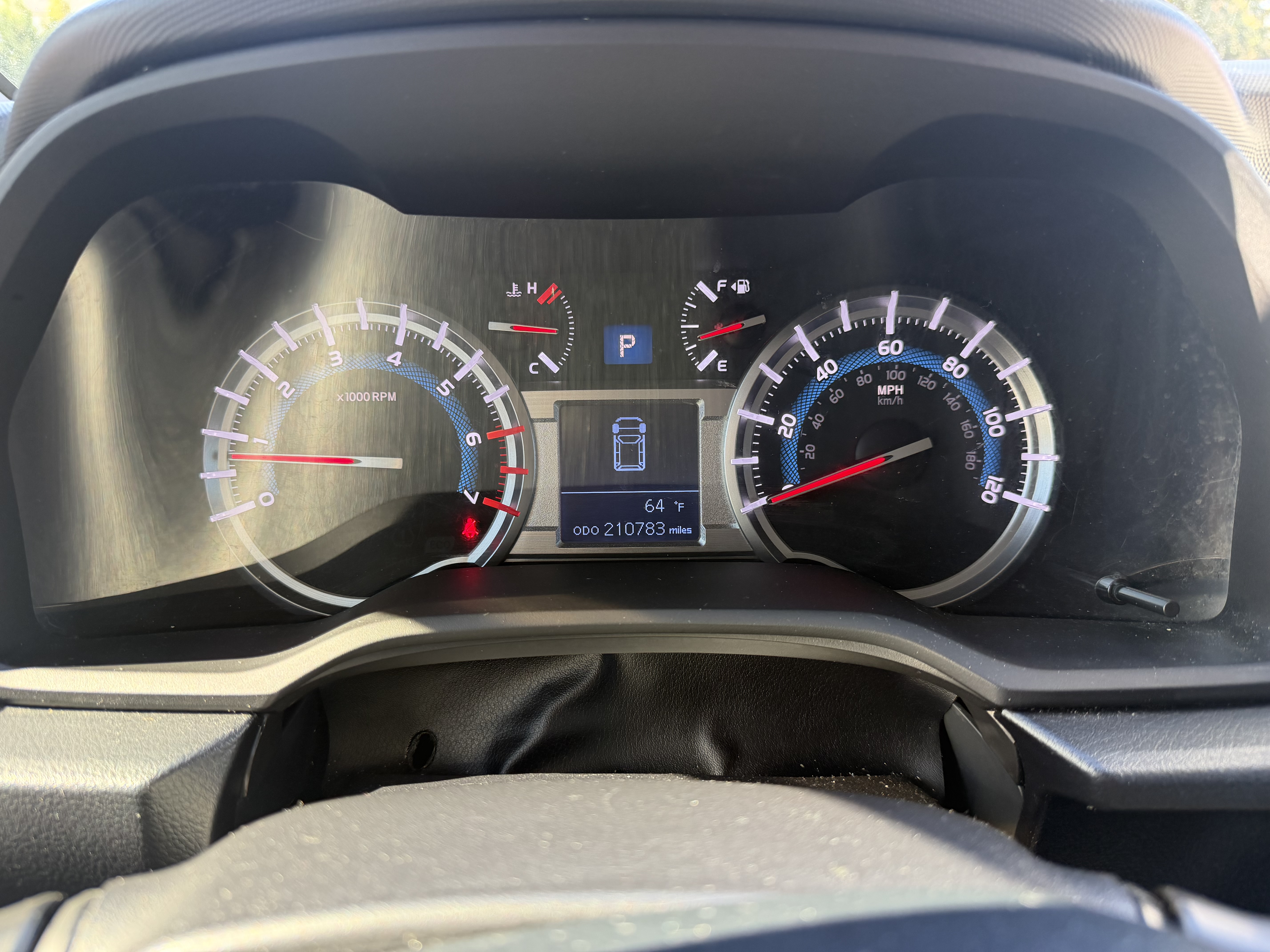 Used 2015 Toyota 4Runner SR5 AWD/4WD image 11