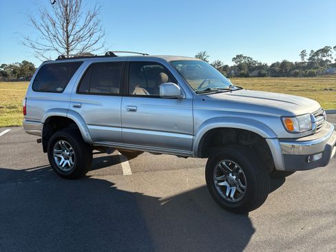 Used 2001 Toyota 4Runner SR5 image 2