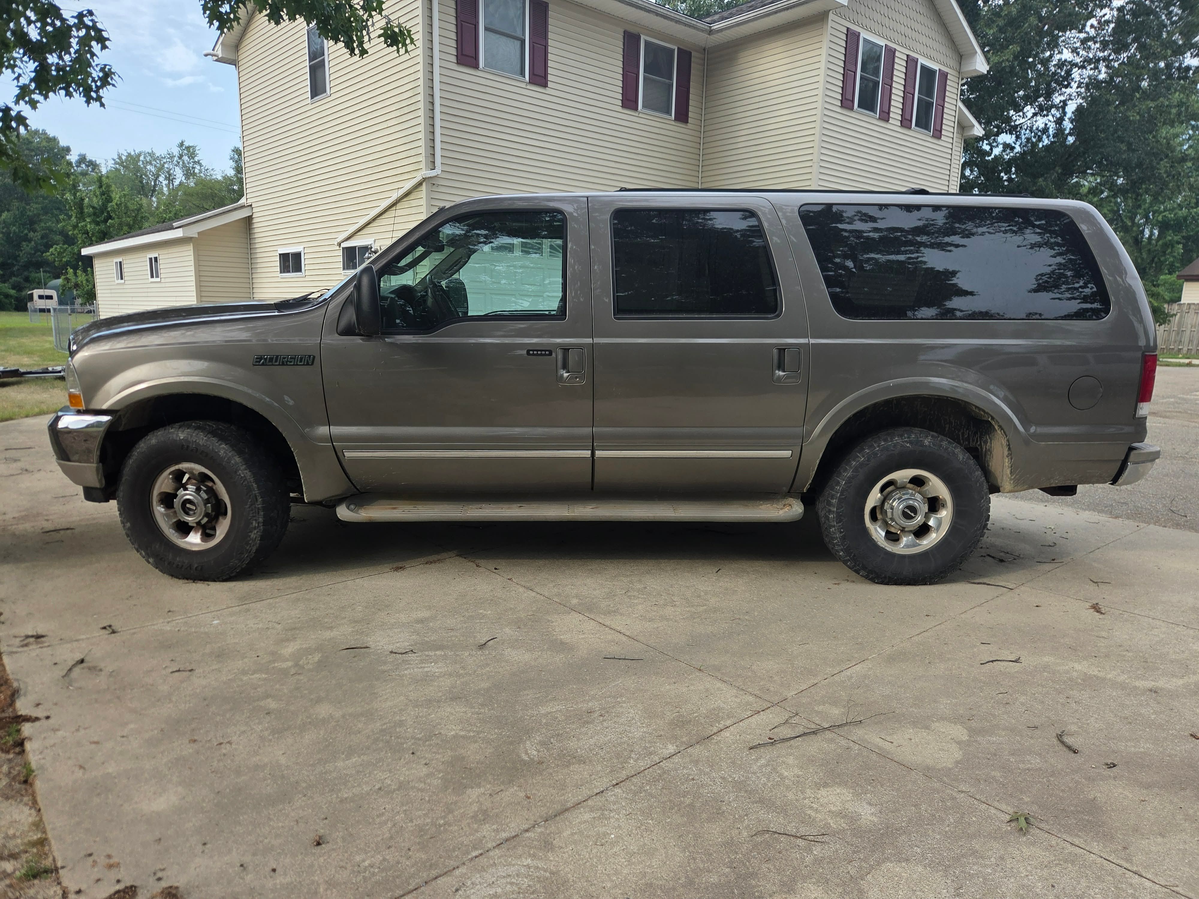 Used 2003 Ford Excursion Limited AWD/4WD image 1