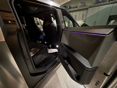 Used 2024 Tesla Cybertruck Cyberbeast image 13