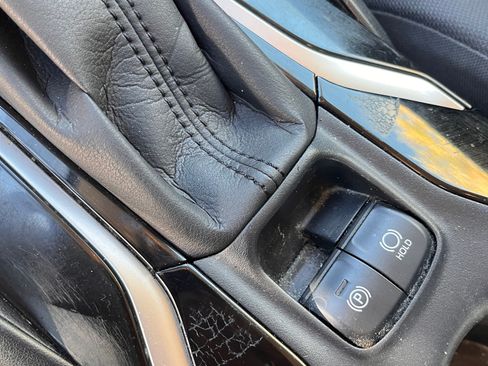 Used 2020 Toyota Corolla LE image 16