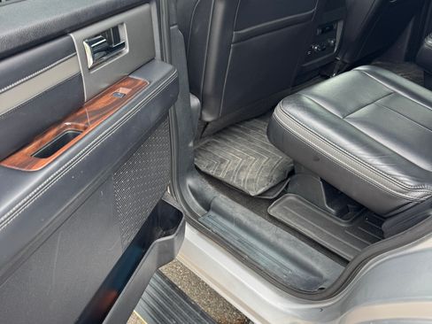 Used 2015 Ford Expedition Platinum AWD/4WD image 16
