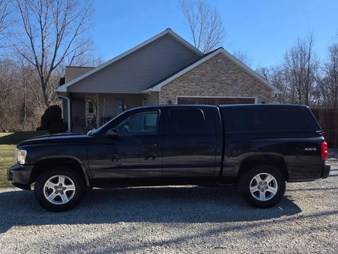 Used 2011 Dodge Dakota Big Horn image 1