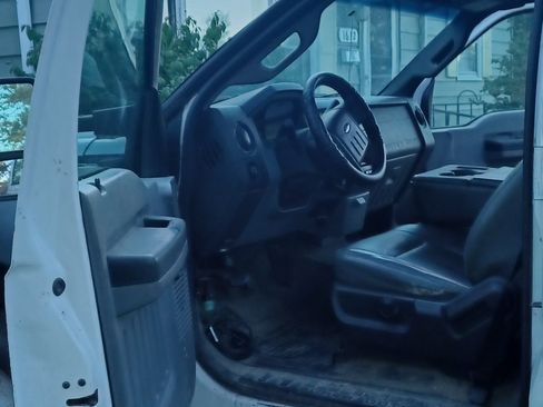 Used 2012 Ford F550 2WD Regular Cab Super Duty w/ Payload Upgrade Pkg image 2