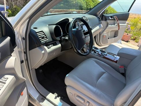 Used 2013 Toyota Highlander Limited FWD image 11