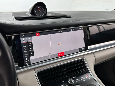 Used 2018 Porsche Panamera image 13