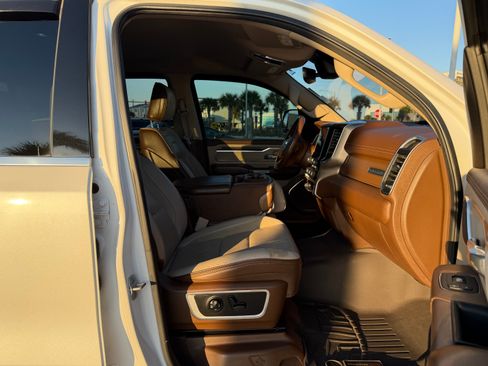 Used 2019 RAM 1500 Laramie image 16