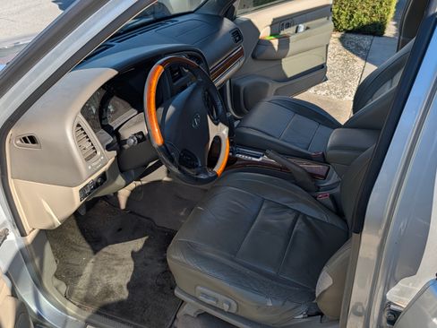 Used 2002 INFINITI QX4 4 Sport Utility 4D image 12