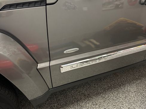 Used 2012 Jeep Liberty Sport image 8