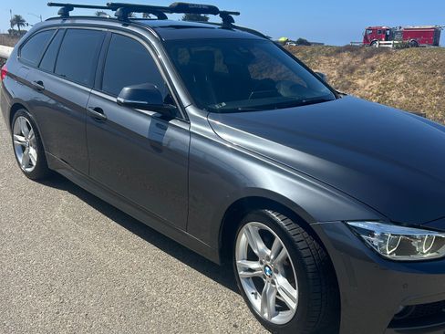 Used 2019 BMW 330i xDrive Wagon w/ M Sport Package AWD/4WD image 13