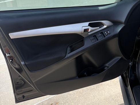 Used 2009 Pontiac Vibe AWD w/ Sun And Sound Package image 18