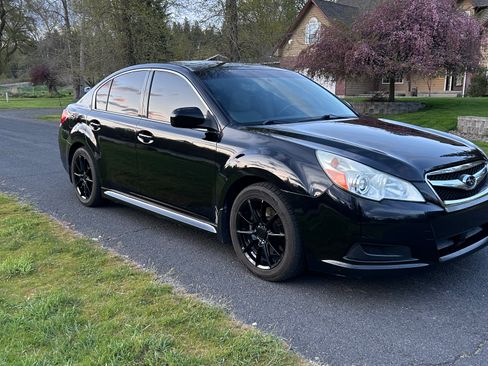 Used 2010 Subaru Legacy 3.6R w/ Popular Equipment Group 2B AWD/4WD image 9