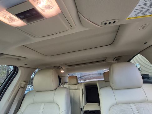 Used 2013 Lincoln MKS AWD image 12