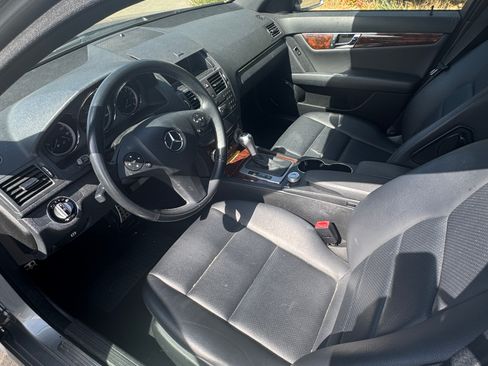 Used 2010 Mercedes-Benz C 300 Sedan image 1