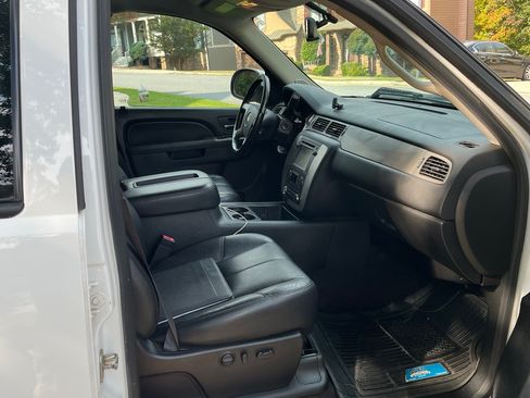 Used 2014 Chevrolet Silverado 2500 LTZ w/ LTZ Plus Package image 9