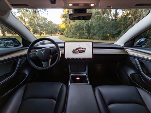 Used 2022 Tesla Model 3 Long Range image 6