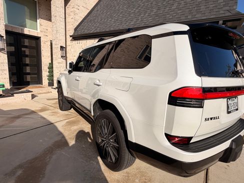 Used 2025 Lexus GX 550 w/ Accessory Package (Z1) image 8