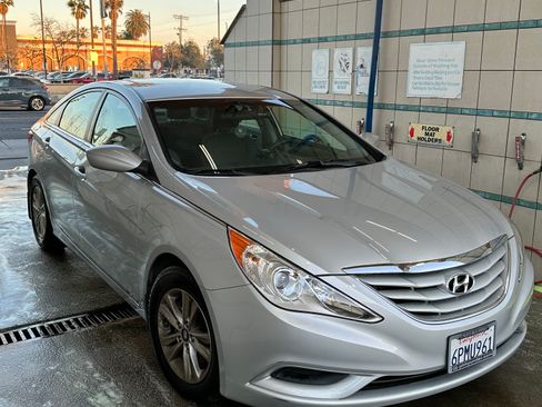 Used 2011 Hyundai Sonata GLS w/ Popular Equipment Pkg 2 FWD image 2