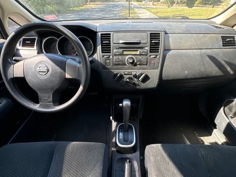 Used 2011 Nissan Versa 1.8 S image 8
