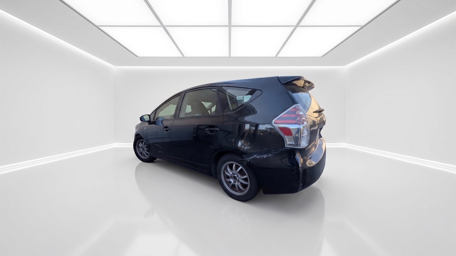 Used 2015 Toyota Prius V Two FWD image 5