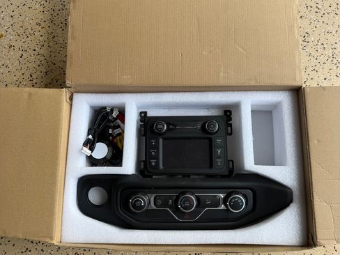 Used 2018 Jeep Wrangler Unlimited Sport AWD/4WD image 23