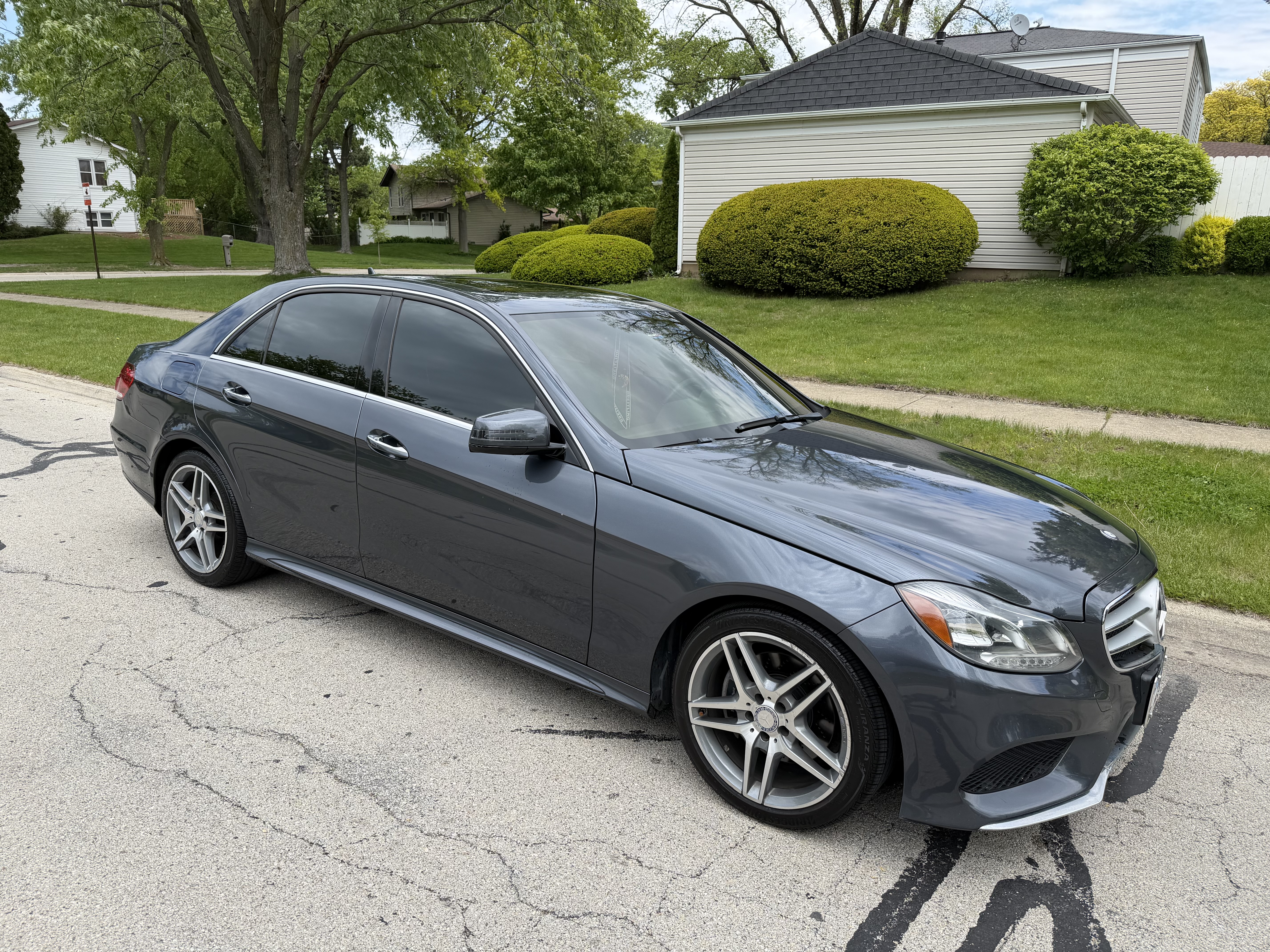 Used 2014 Mercedes-Benz E 350 4MATIC Sedan image 2