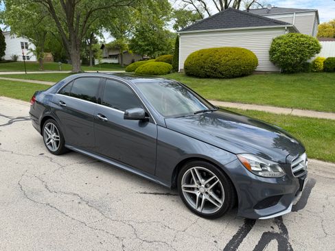 Used 2014 Mercedes-Benz E 350 4MATIC Sedan image 2