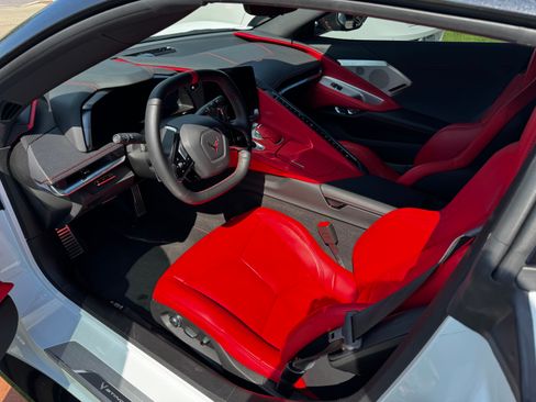 Used 2024 Chevrolet Corvette Stingray Preferred Cpe w/ 2LT RWD image 10