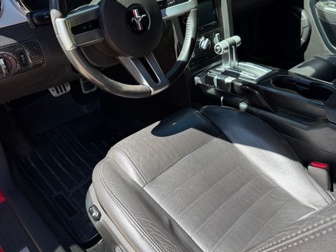 Used 2006 Ford Mustang GT Premium image 12