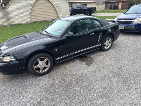 Used 2001 Ford Mustang Coupe image 4