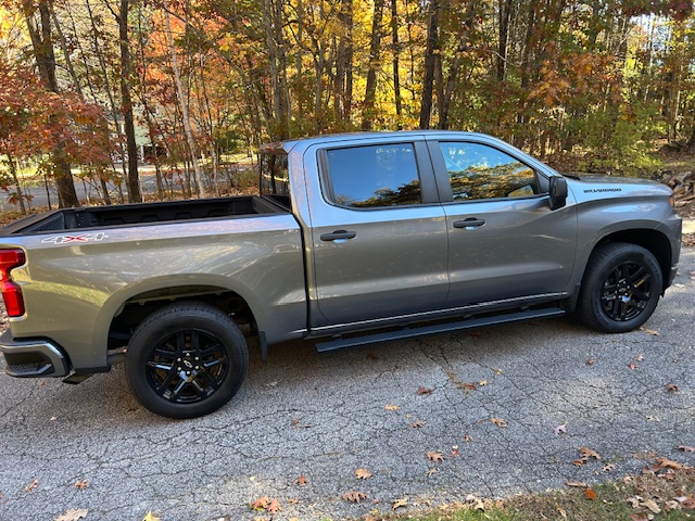 Used 2021 Chevrolet Silverado 1500 Custom w/ LPO, Blackout Package AWD/4WD image 7
