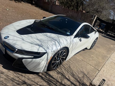 Used 2016 BMW i8 image 4