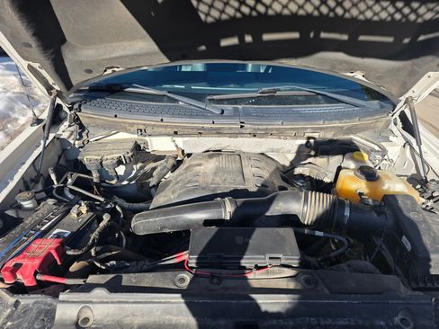 Used 2014 Ford F150 Platinum image 1