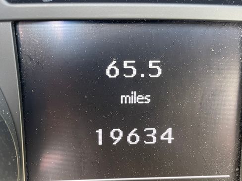 Used 2012 Mercedes-Benz SLK 350 image 16