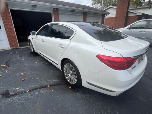 Used 2015 Kia K900 Premium w/ Interior Highline Package image 9