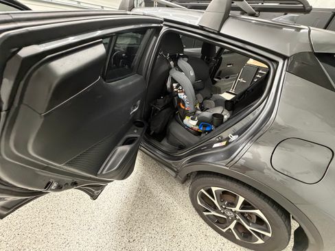 Used 2018 Toyota C-HR XLE image 18