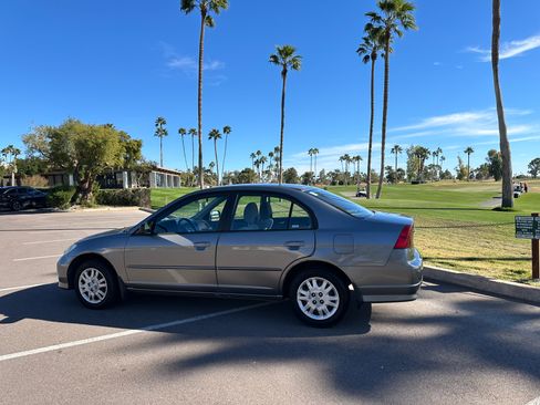 Used 2004 Honda Civic LX image 4