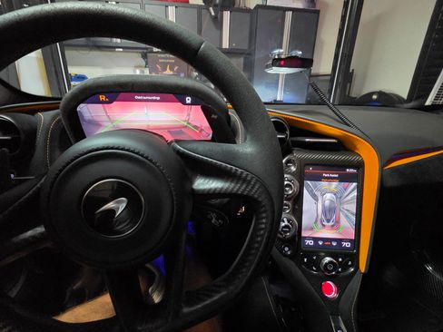 Used 2020 McLaren 720S Spider RWD image 9