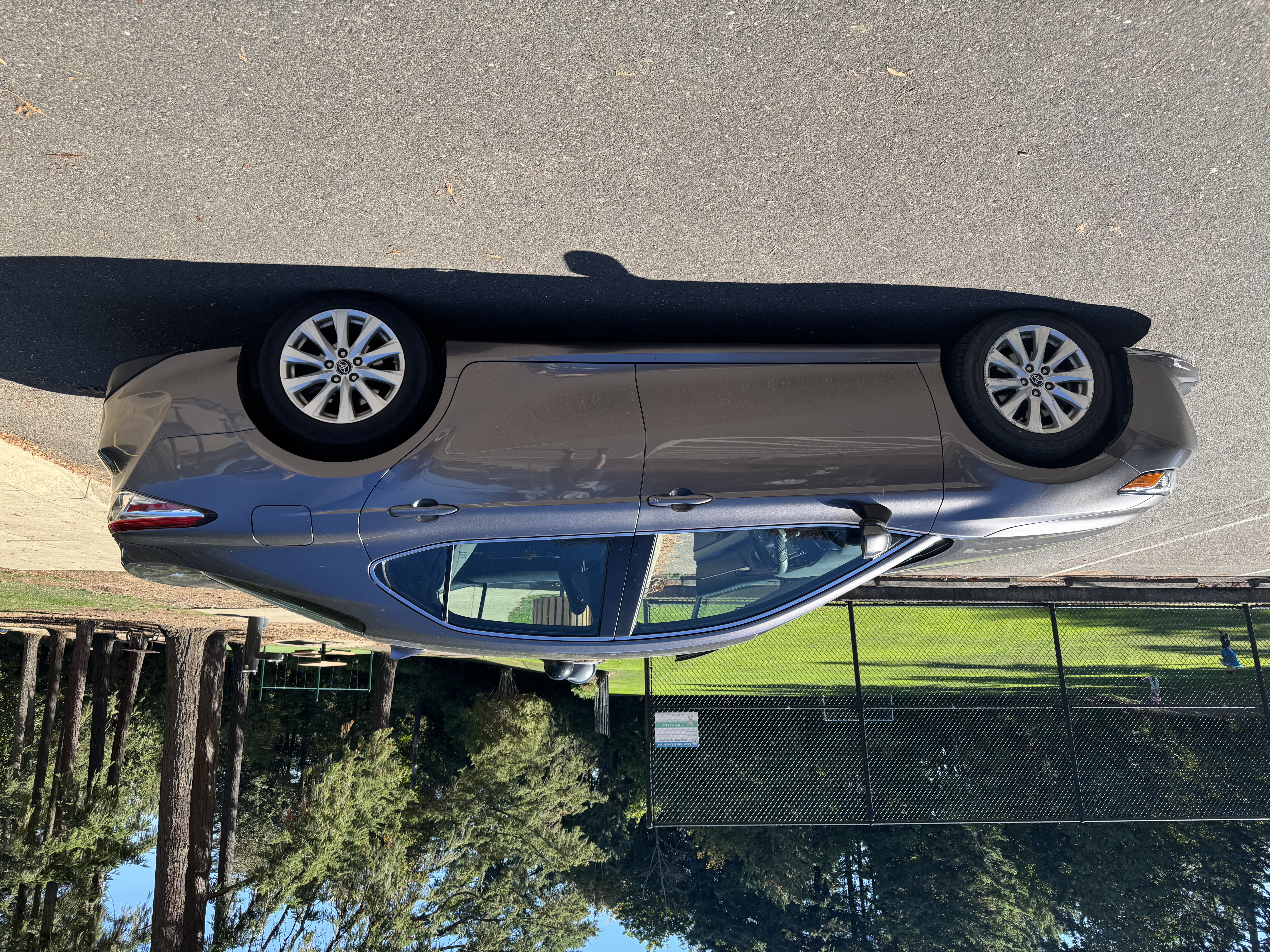 Used 2019 Toyota Camry LE FWD image 1