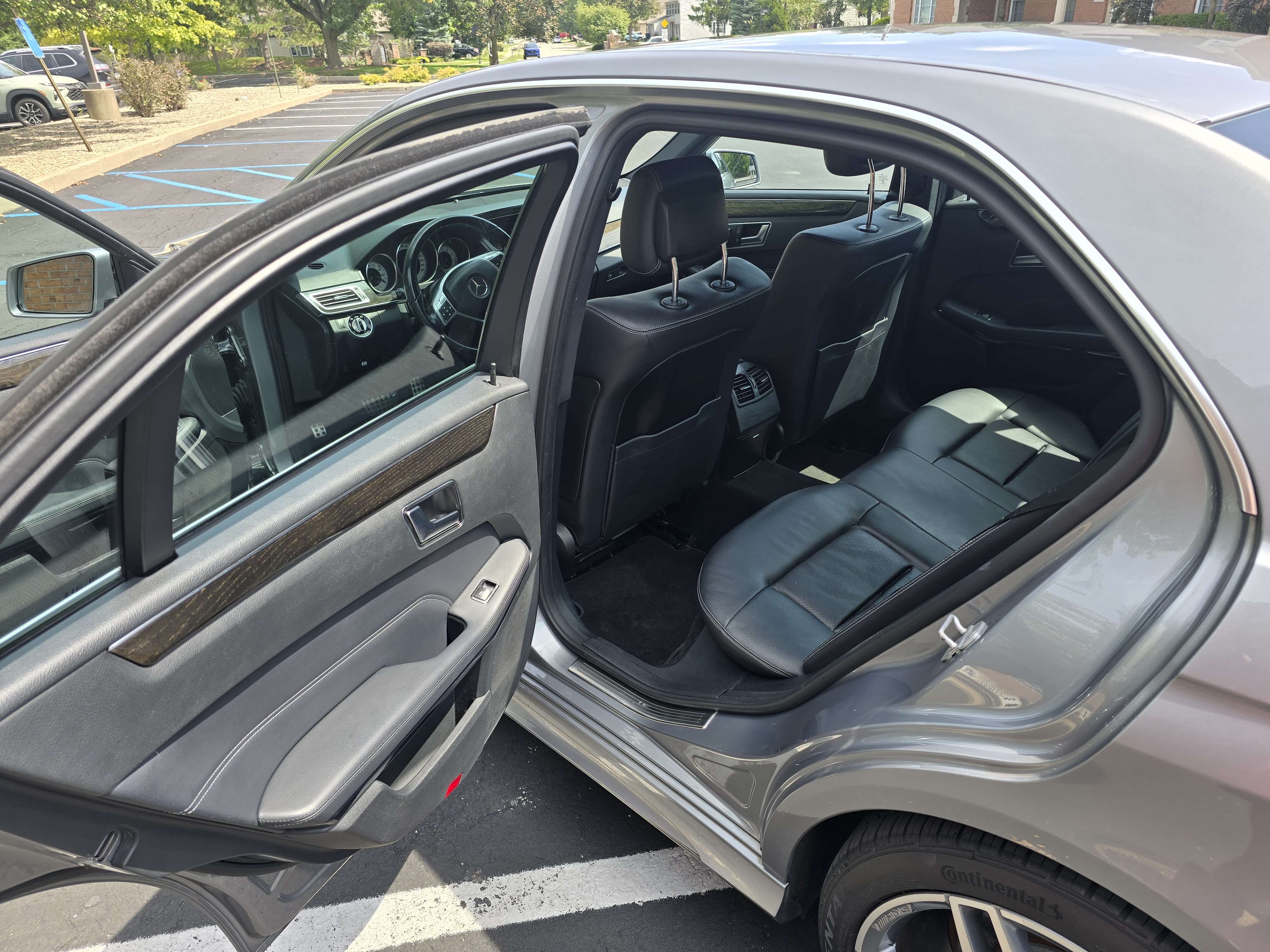 Used 2014 Mercedes-Benz E 350 4MATIC Sedan image 17