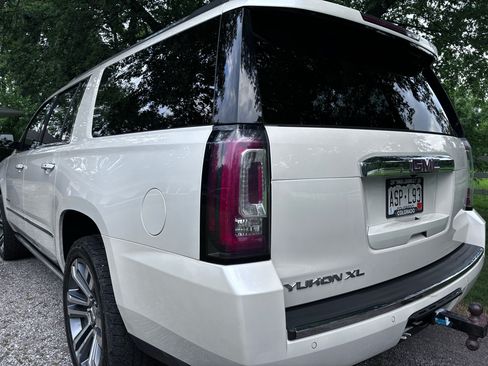 Used 2019 GMC Yukon XL Denali w/ Denali Ultimate Package AWD/4WD image 5