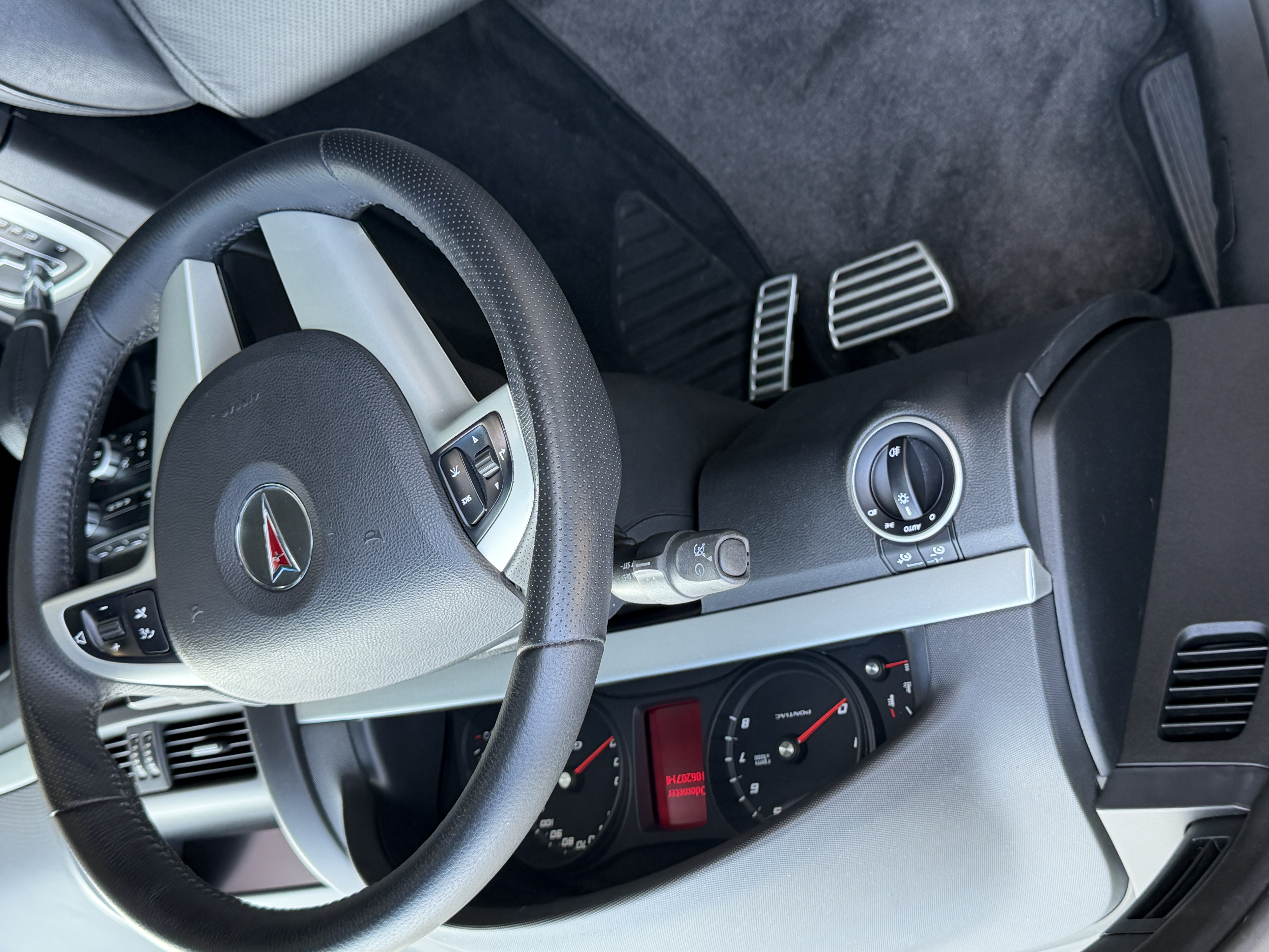 Used 2008 Pontiac G8 GT w/ Premium Package RWD image 12