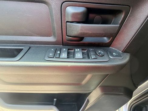 Used 2024 RAM 2500 Tradesman w/ Chrome Appearance Group AWD/4WD image 13