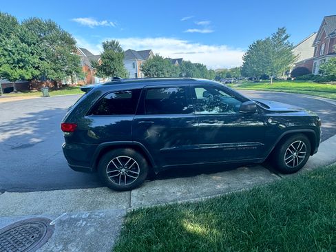 Used 2018 Jeep Grand Cherokee Trailhawk w/ Trailhawk Luxury Group image 26