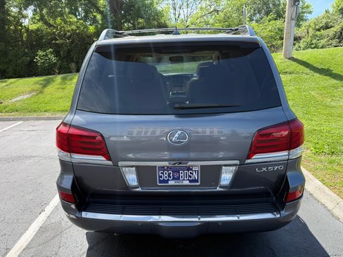 Used 2014 Lexus LX 570 4WD w/ Luxury Package image 9