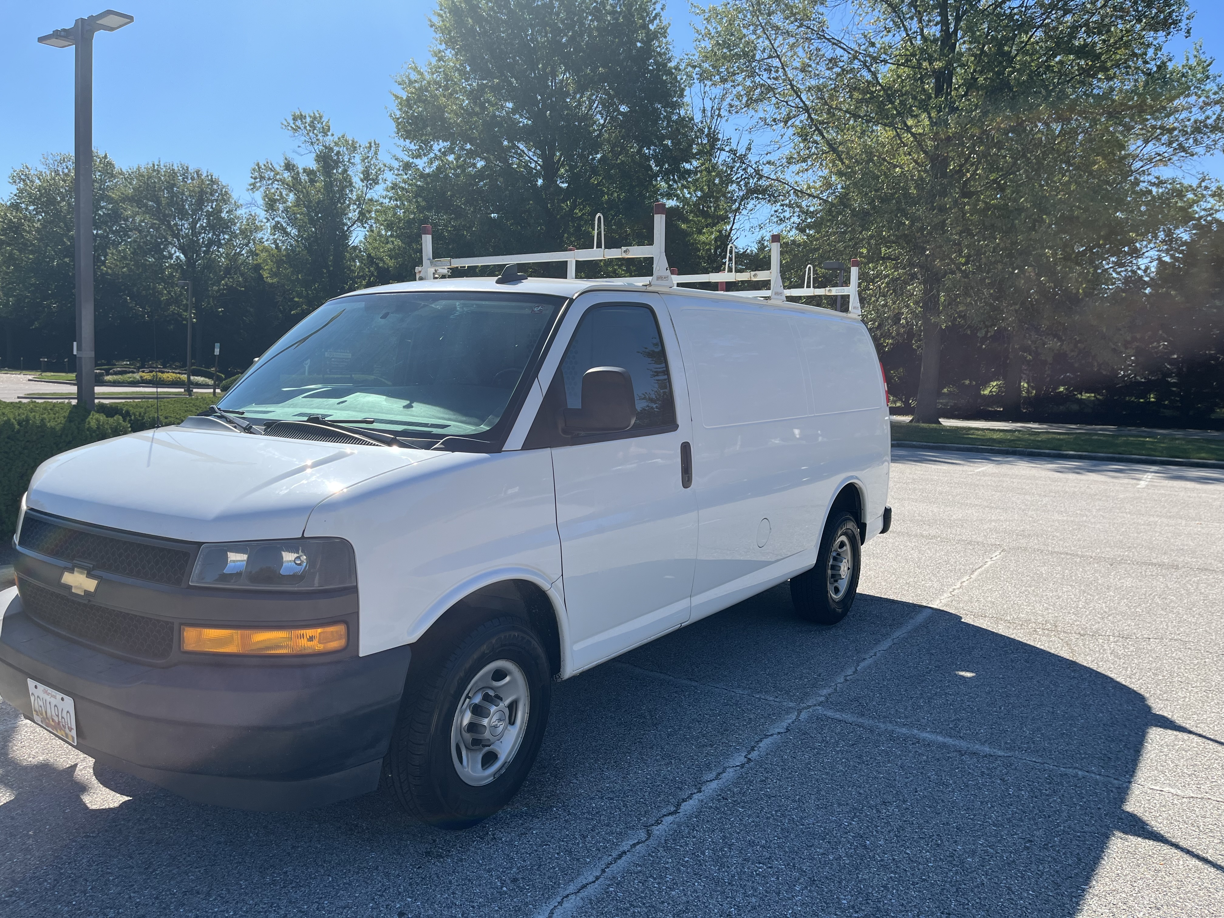 Used 2019 Chevrolet Express 3500 w/ Driver Convenience Package RWD image 1