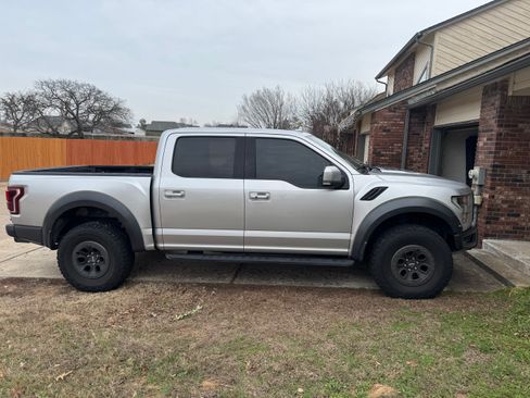 Used 2019 Ford F150 Raptor w/ Equipment Group 802A Luxury image 2