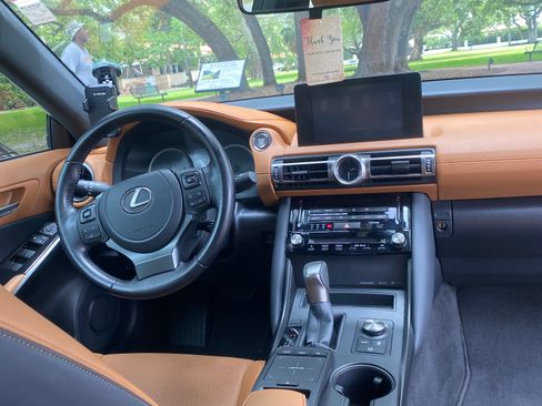 Used 2022 Lexus IS 300 w/ Accessory Package image 11