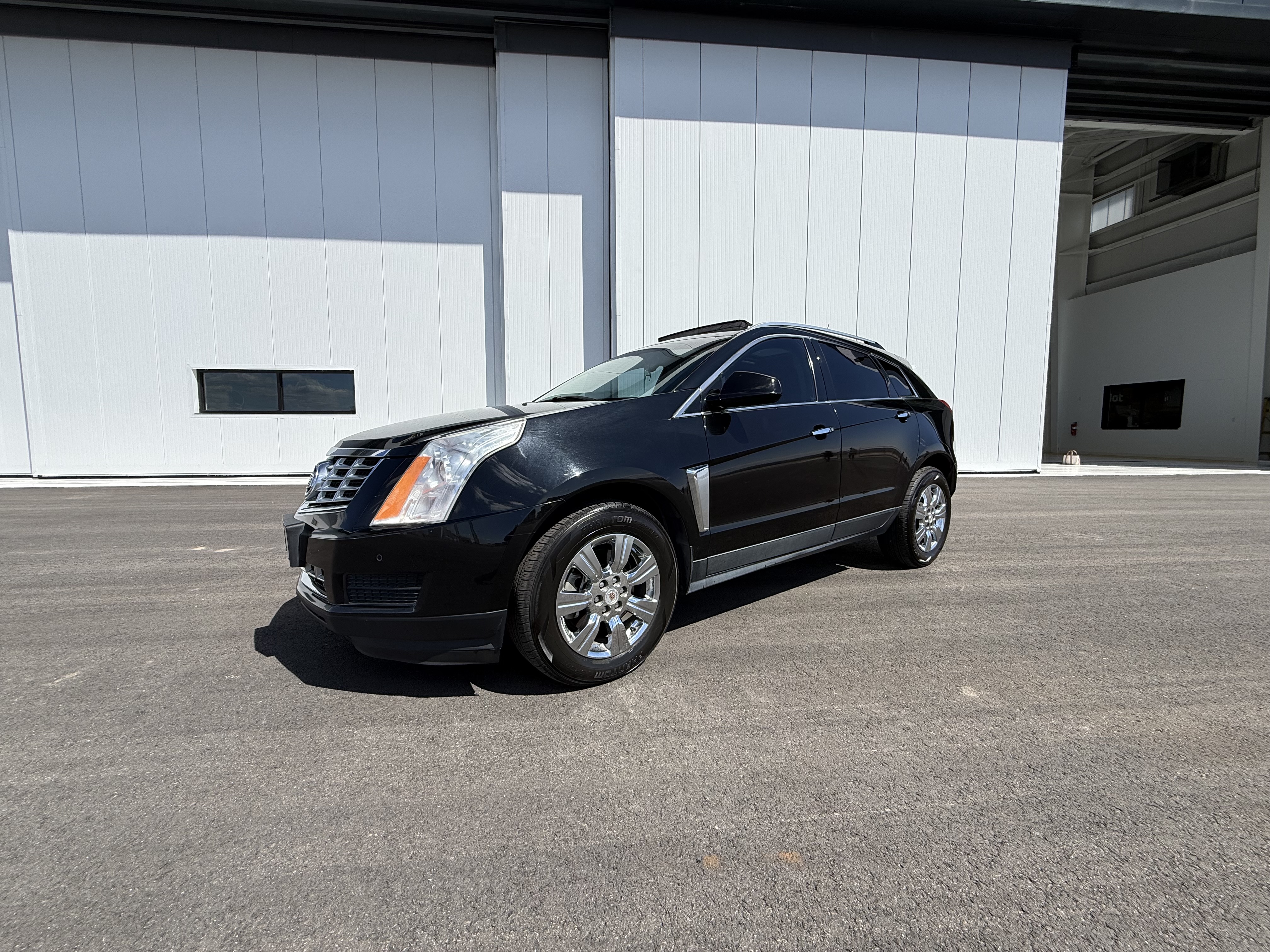 Used 2014 Cadillac SRX Luxury FWD image 1